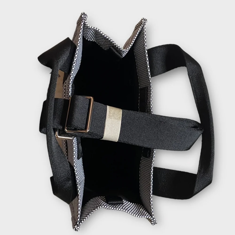 Lululemon Two-Tone Canvas Tote Bag Mini 4.5L - Picture 4 of 6